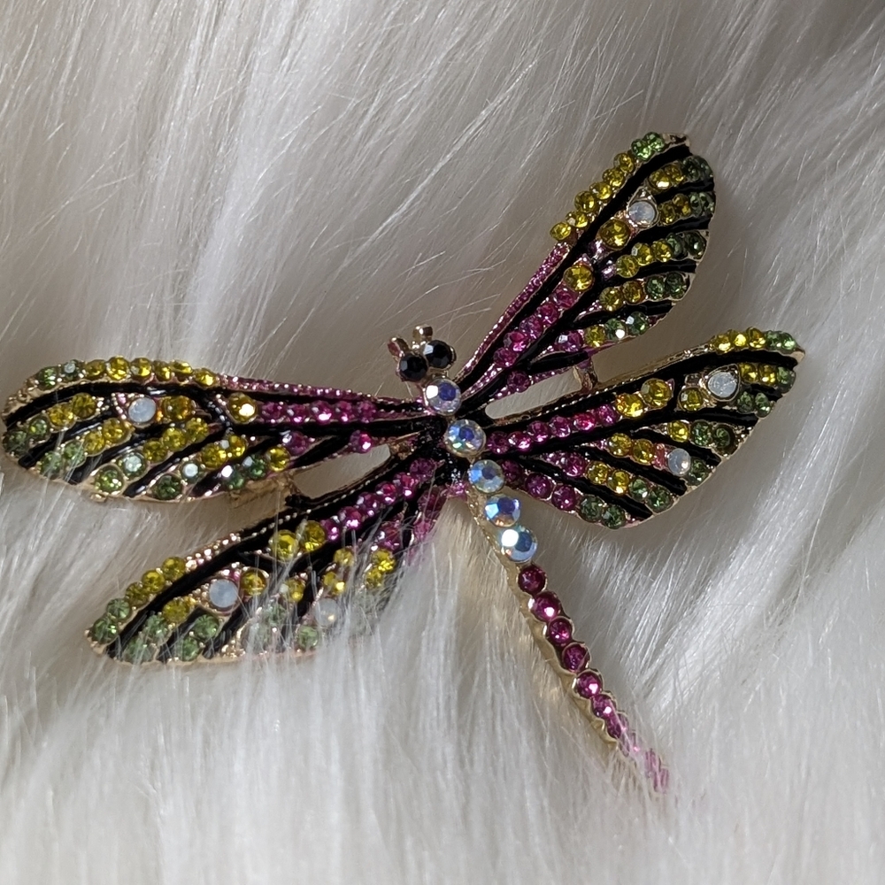 Elegant Dragonfly Brooch with Multicolor Crystals